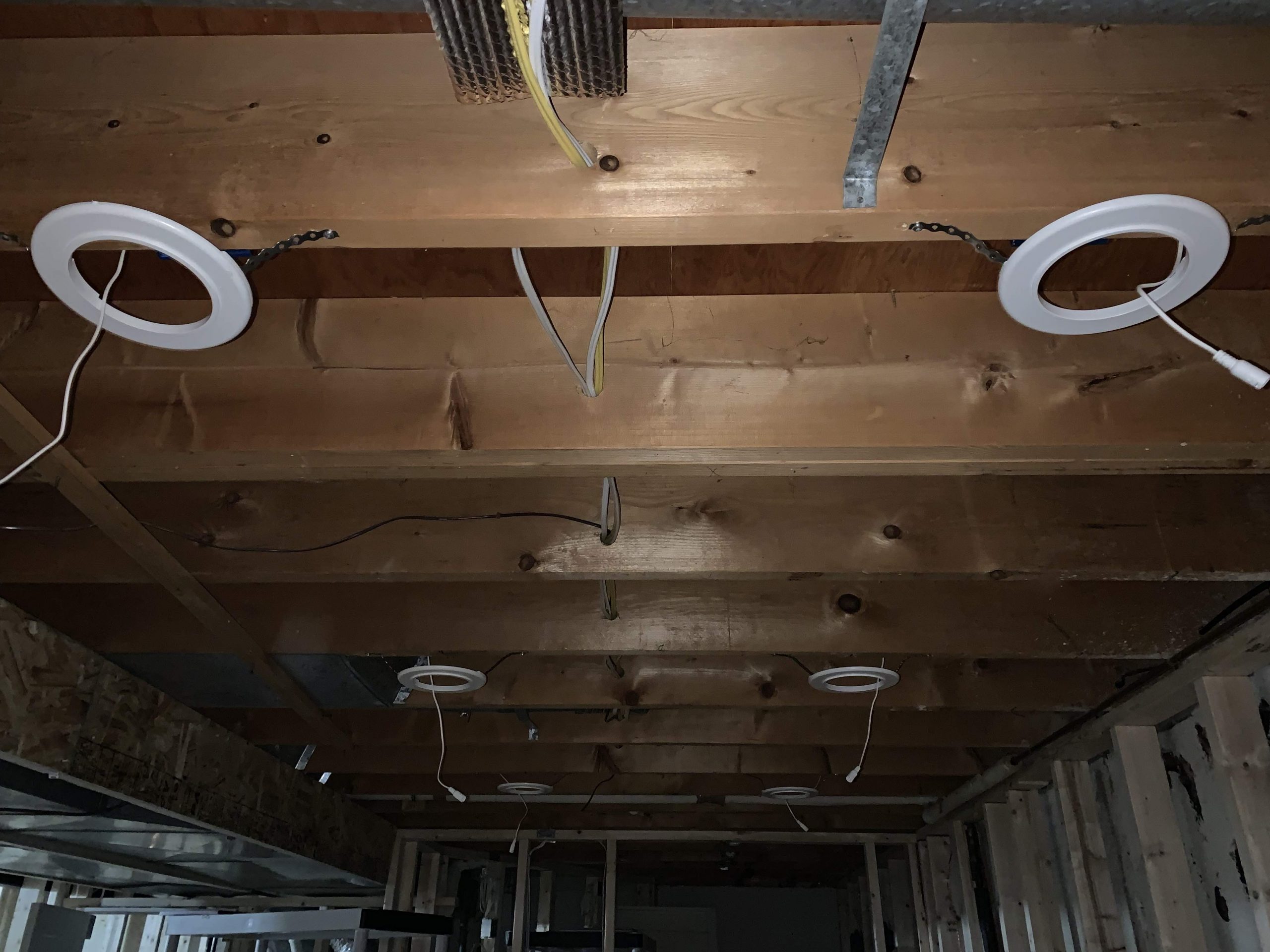 pot light in kitchen ceiling